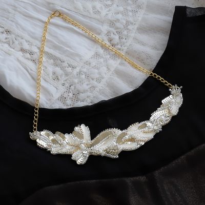 刺繍キット「梢のネックレス　”Ｏｌｉｖｉｅｒ”」