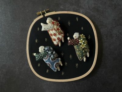 祈る天使　”聖夜の夜空を舞う天使”