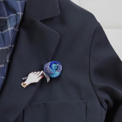「Ｐｏｕｒ　ｔｏｉ．」ローズブローチ　青