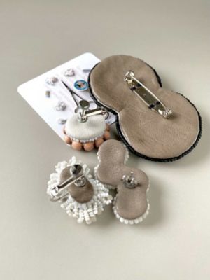 ｒｉｂｅａ　ビーズ刺繍ピアス