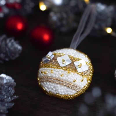 刺繍キット「クリスマスオーナメント　”Ｎｏёｌ”」