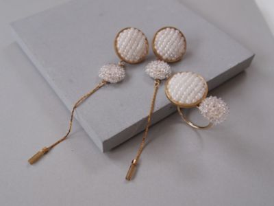 Ｂｌａｎｃ　ｂｒｉｌｌａｎｔ　ピアス