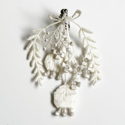 ＬＡＣＥ　ＢＯＵＱＵＥＴ　ＰＩＥＲＣＥ／ＥＡＲＲＩＮＧ　ホワイト