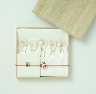 白蝶貝 フロマージュ スプーンセット（5本組）桐箱入り | 嘉門工藝