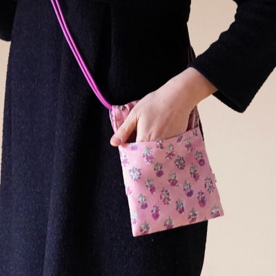 ＜嘉門工藝＞カラフル携帯サコッシュ　ピンク
