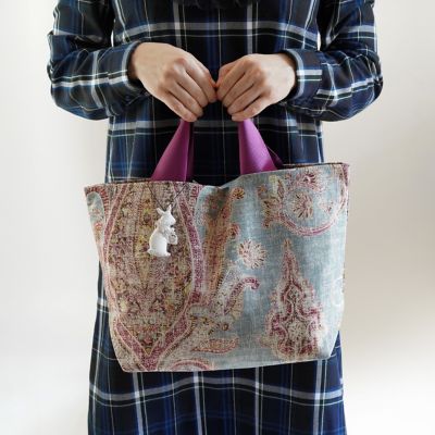 ペイズリートートバッグ うさぎチャームつき | 嘉門工藝