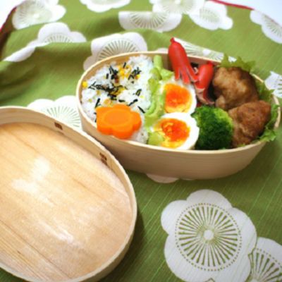 両面風呂敷　伊砂文様　梅　４８・１０４