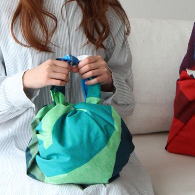 ＜鈴木マサル＞風呂敷　ダブルフェイス　ＷＡＴＥＲ　ＢＩＲＤグリーンネイビー　ＳＴＲＩＰＥ　ＨＯＲＳＥブルーレッド　１００