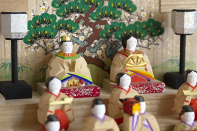 送料無料】奈良一刀彫 神泉作 段飾雛 小（三越） | 神泉/シンセン