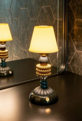 Ｆｉｒｅｆｌｙ　Ｌａｍｐ　ｂｙ　Ｏｌｇａ　Ｈａｎｏｎｏ