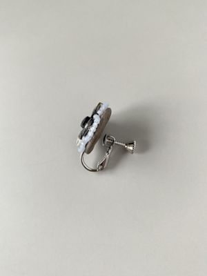 ｌｏｕｒ　ビーズ刺繍イヤリング