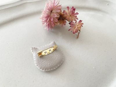 小花纏うペチャ顔ネコブローチ　刺繍キット（ミックス）