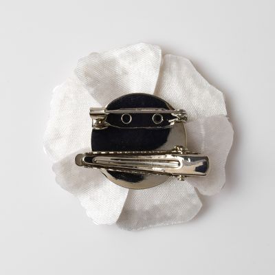 刺繍キット　「八重咲きのミニコサージュ　“Ａｖｅｎｉｒ“」