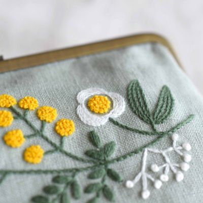 草花の刺繍 がま口ポーチ 刺繍キット | 三越伊勢丹オンライン