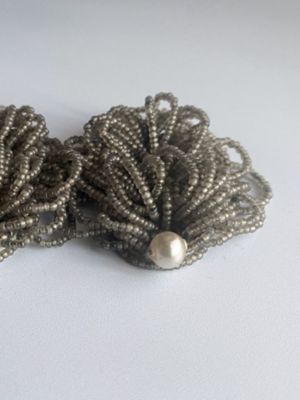 ｏｒｎｅ／ｌａｒｇｅ　ｖｅｒ　ビーズ刺繍ピアス