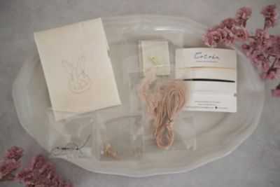 もふもふお耳のうさぎブローチ 刺繍キット（ベージュ） | Cotoha