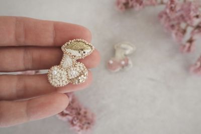 ２色のＨａｐｐｙ　Ｃｈｅｒｒｙブローチ　刺繍キット