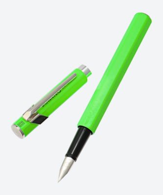 ＜CARAN D’ACHE＞７４７７【年内届】８４９万年筆　蛍光グリーン　字幅選択【福袋】