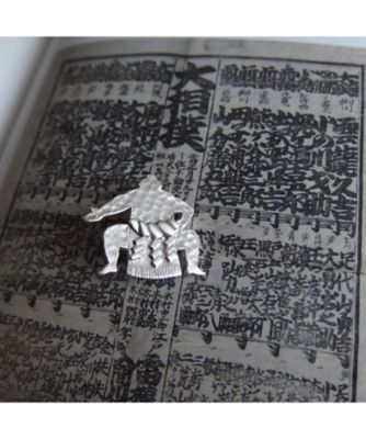 受注生産商品】ピンバッジ 力士 | T.O.D/ティーオーディー | 三越