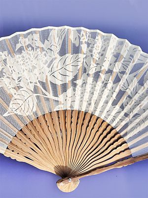 素（shiro）の扇子7寸 切りえ［紫陽花］ | アトリエ・Kinami