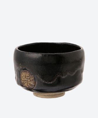 弘入春の雪うつし　黒茶碗　