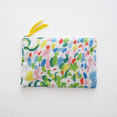 ＜MANAMI SAKURAI＞フラットポーチＭ　‘Ｒａｉｎｂｏｗ　ｍａｋｅｒ’