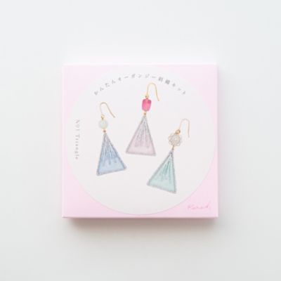 ＜刺繍作家kana＞かんたんオーガンジー刺繍キット（ｔｒｉａｎｇｌｅ）ピアス３色セット