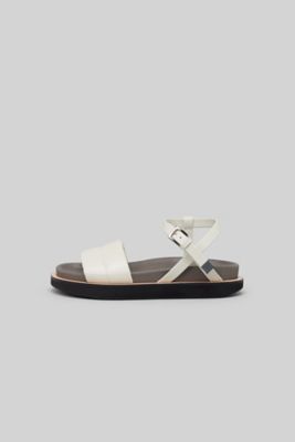 サンダル　ｖｏｌｕｍｅ　ｓａｎｄａｌｓ