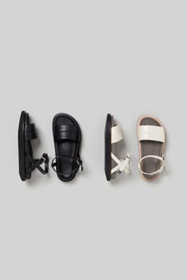 サンダル　ｖｏｌｕｍｅ　ｓａｎｄａｌｓ