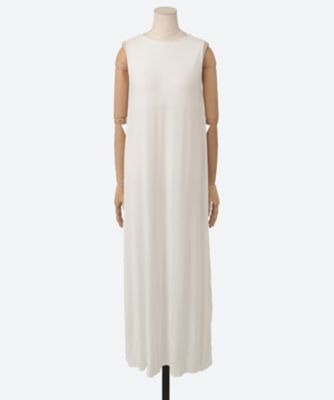 Ｖ－Ｂａｃｋ　Ｆｌａｒｅｄ　Ｄｒｅｓｓ