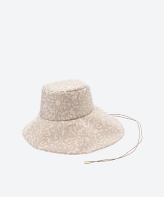 Ｂａｒｂａｒａ　ｈａｔ