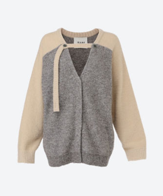 ＜TAN (Women)＞ＢＯＵＣＬＥ　ＫＮＩＴＴＥＤ　Ｖ　ＮＥＣＫ　ＣＡＲＤＩＧＡＮ　ＴＡＮ２４ＦＷ－８