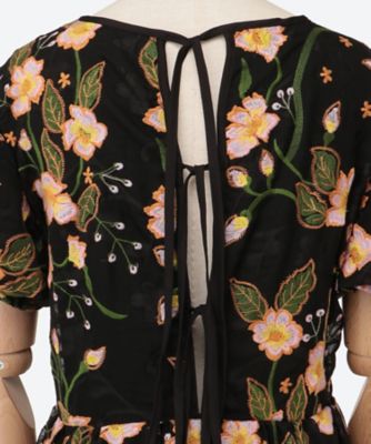Ｗｏｏｄ　Ｌｉｌｙ　Ｅｍｂｒｏｉｄｅｒｅｄ　Ｄｒｅｓｓ　３１ＳＫ０３ＤＲＤ６２１ＢＬＫ