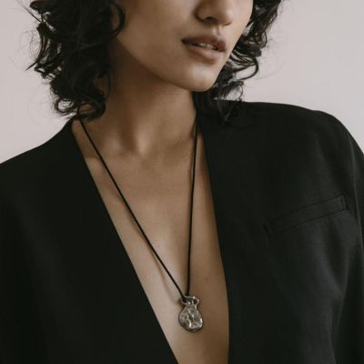 ｖａｓｅ　ｒｏｐｅ　ｎｅｃｋｌａｃｅ