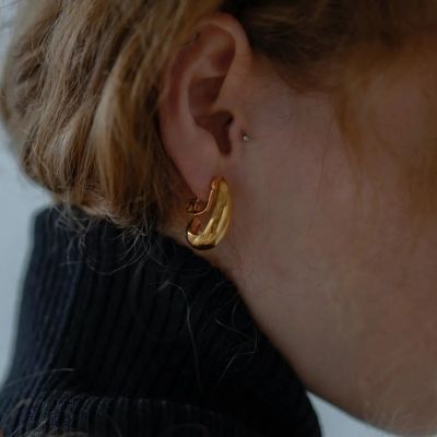 ｅａｕ　ｅａｒｒｉｎｇ