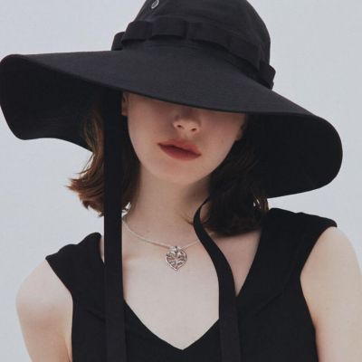 ｓａｆｆｒｏｎ　ｃｒｙｓｔａｌ　ｎｅｃｋｌａｃｅ