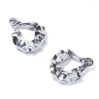 ｃｒｕｎｃｈ　ｅａｒｒｉｎｇ