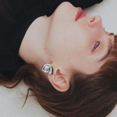 ａｍｍｏｎｉｔｅ　ｅａｒｒｉｎｇ