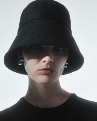 ａｒａｂｅｓｇｕｅ　ｅａｒｒｉｎｇ