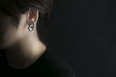 ｃｈａｉｎ　ｅａｒｒｉｎｇ