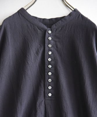 ベイリーワンピース　小さなボタンが可愛い大人カジュアルワンピース
