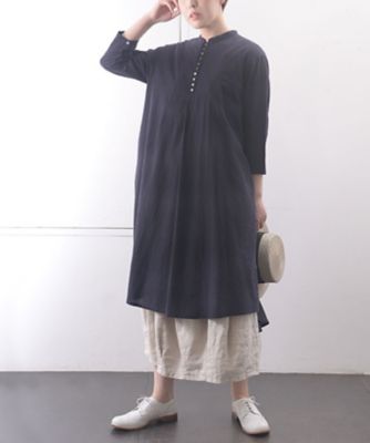 ベイリーワンピース　小さなボタンが可愛い大人カジュアルワンピース