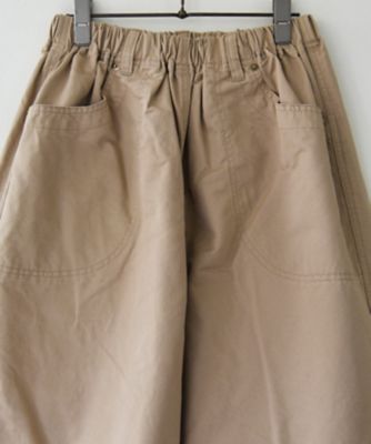 クリムパンツ・Ｘ　立体的な綾目が特徴の後ろ丸ポケットパンツ