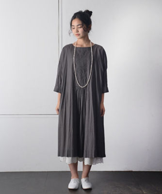 ＜BASCO (Women/大きいサイズ)＞ザクロドレスＢ　軽やか綿ローン素材のすっきりピンタックドレス