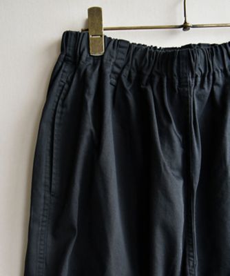 マットパンツ　ふっくらラチネ織りの切り替えパンツ