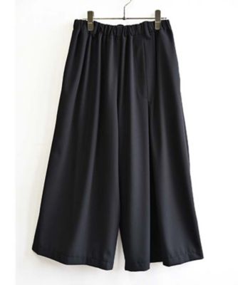 クオンパンツ　片タックのアシンメトリーワイドパンツ