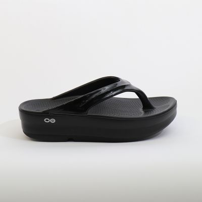 OOFOS OOmega_Blackサンダル23センチ OOFOS / OOmega（23～25cm）（サンダル）｜OOFOS（ウーフォス