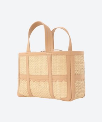 Ｓｃａｌｌｏｐｅｄ ｌｅａｔｈｅｒ―ｔｒｉｍｍｅｄ ｒａｆｆｉａ