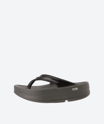 OOFOS (Women)/ウーフォス ＯＯｍｅｇａ＿Ｂｌａｃｋ　２０００４４００５０２１１