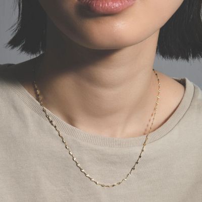 ｖｉｃｔｏｒｉａ　ｎｅｃｋｌａｃｅ